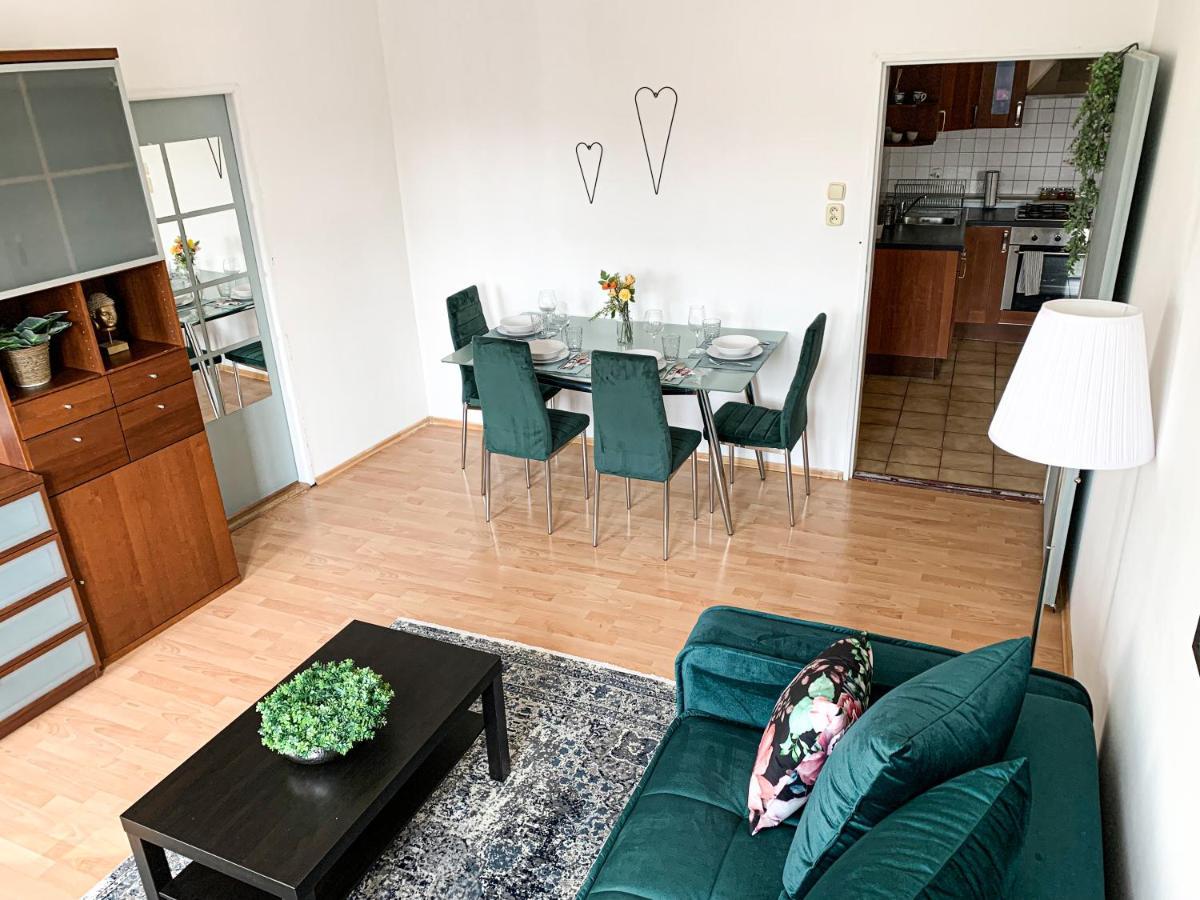 Cozy Downtown City Living Bratislava Bagian luar foto